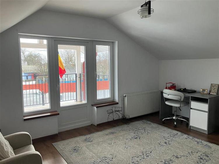 Casă cu 4 camere cu Teren 1263 Mp în Țigănași