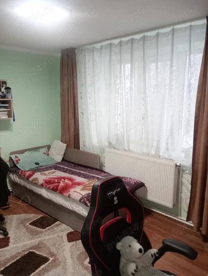 Apartament cu 4 camere decomandat în Dărmănești