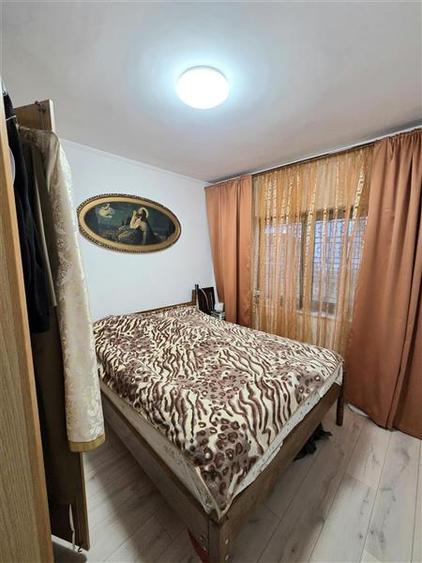 Apartament cu 4 camere decomandat, mobilat în Casa de Cultură