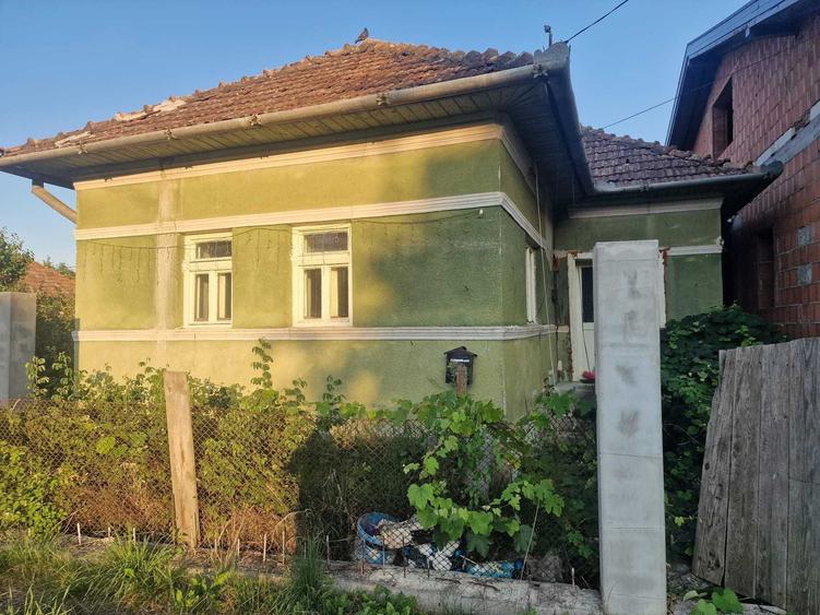 Casă cu 4 camere în Sic