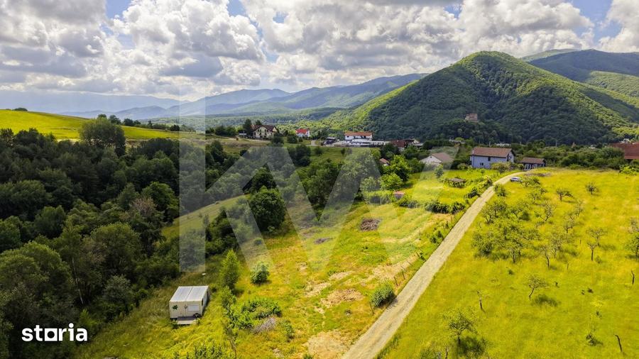Teren de 977 mp, în Central