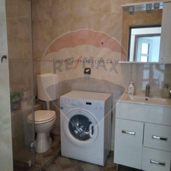 Garsonieră decomandată, mobilată în Universitate