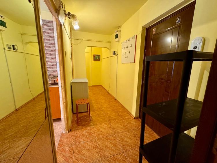 Garsonieră decomandată în Central