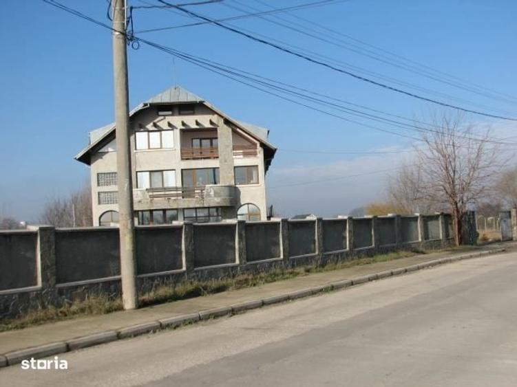 Casă cu 4 camere în Uiești