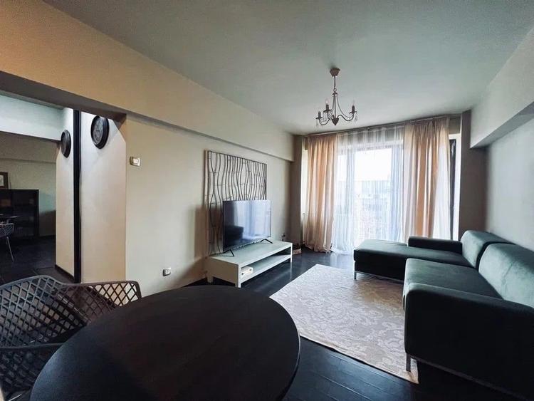 Apartament cu 2 camere semidecomandat, mobilat în Romană