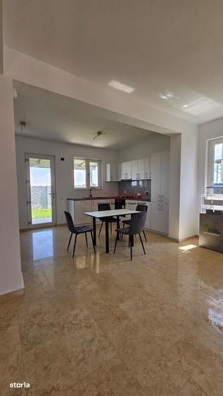 Casă cu 4 camere în Vidra