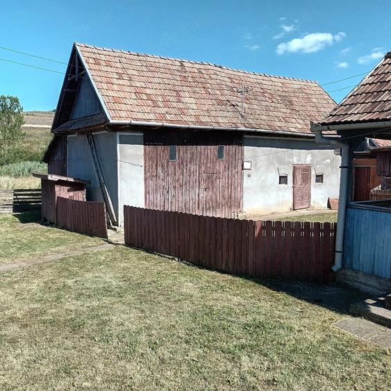 Casă cu Teren 2500 Mp în Mihăiești