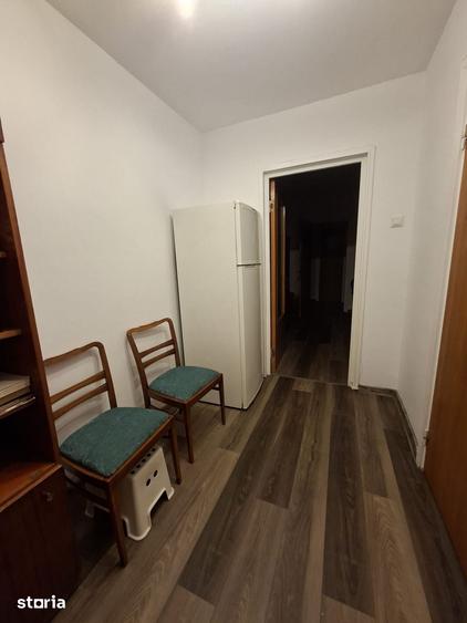 Apartament cu 3 camere semidecomandat în Drumul Taberei