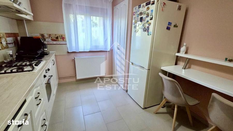 Apartament cu 3 camere decomandat în Bucovina