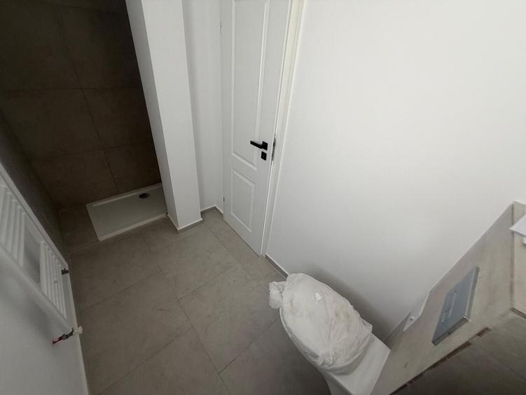 Duplex cu 5 camere cu Canalizare în Central