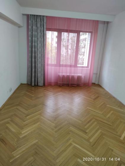 Birou, de 64 mp, în Văcăresti