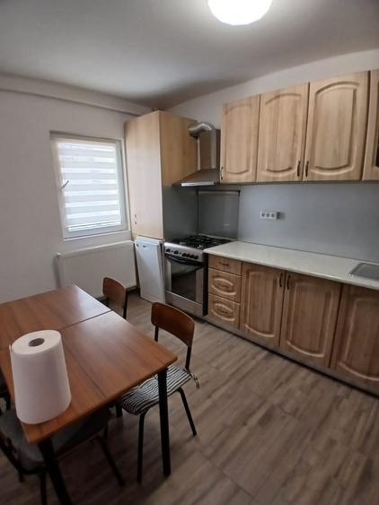 Apartament cu 3 camere decomandat, mobilat în Bistrița Lac