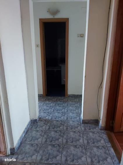 Apartament cu 3 camere decomandat în Micro 11