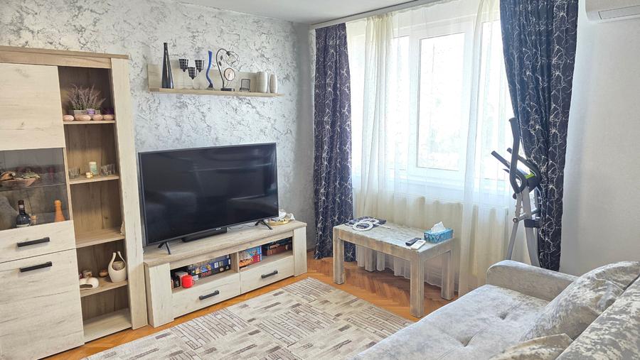Apartament cu 3 camere semidecomandat în Ultracentral