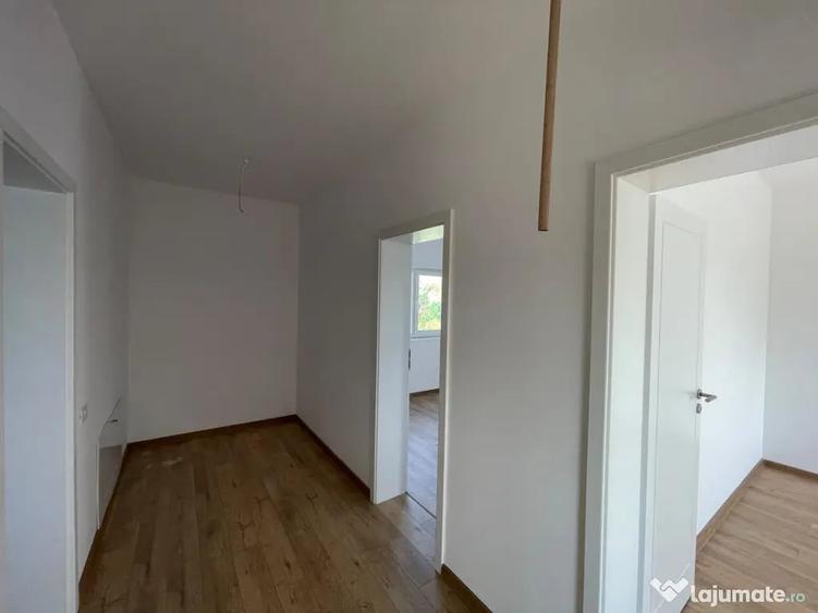 Casă cu 5 camere cu Teren 299 Mp în Ghiroda