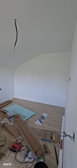 Casă cu 4 camere cu Teren 300 Mp în Holboca