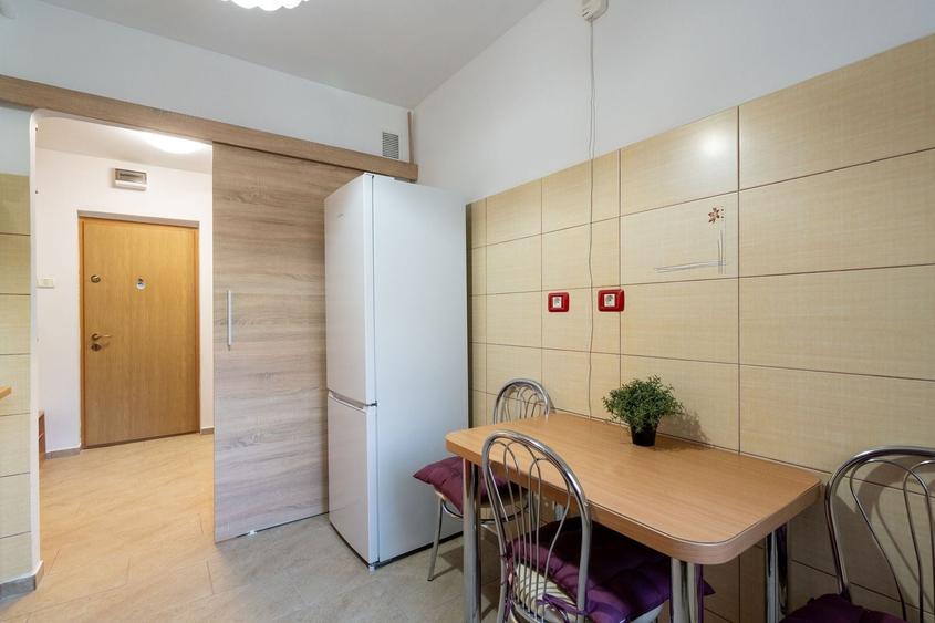 Apartament cu 2 camere semidecomandat, mobilat în Crângași