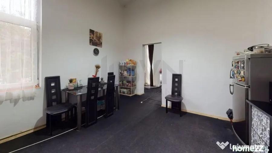 Apartament cu 3 camere semidecomandat în Armeneasca