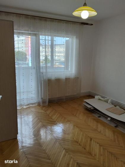 Apartament cu 3 camere decomandat în Mărăști
