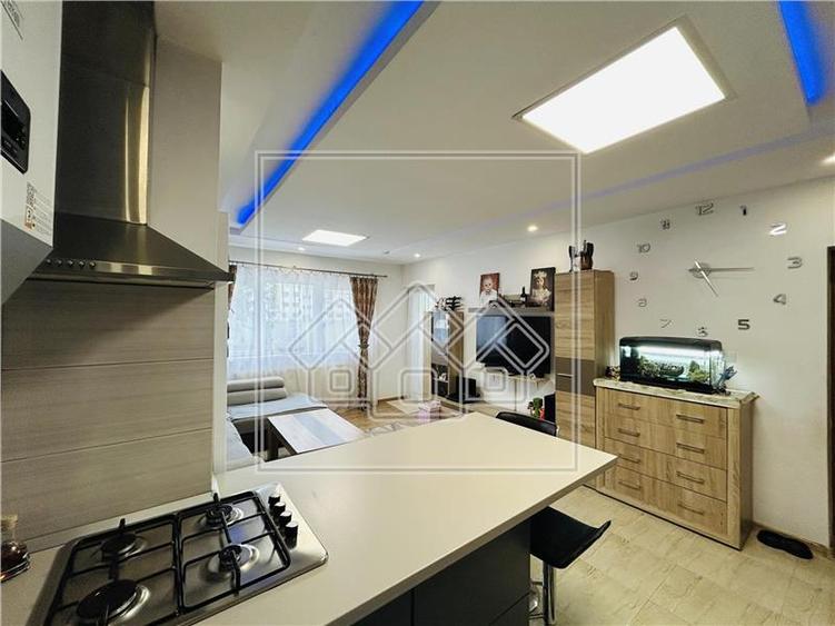 Apartament cu 3 camere nedecomandat în Șelimbăr — fotografia 3