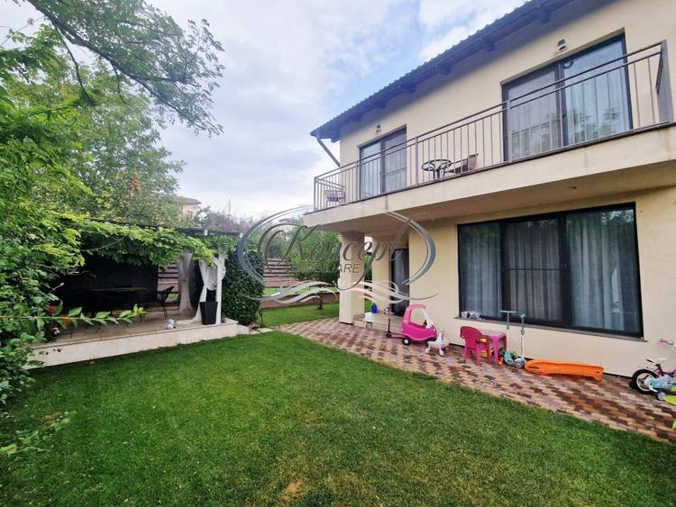 Duplex cu 4 camere cu Canalizare în Dâmbul Rotund