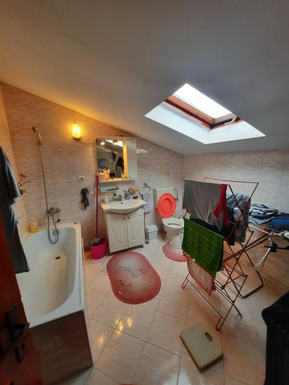 Duplex cu 5 camere cu Canalizare în Gruia