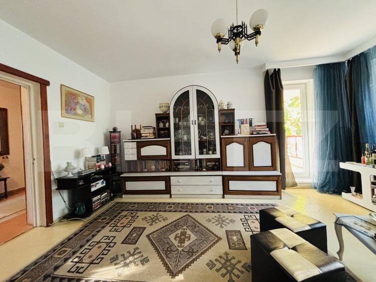 Apartament cu 3 camere decomandat, mobilat în Centrul Istoric