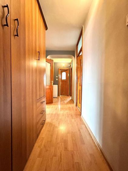 Apartament cu 4 camere decomandat, mobilat în Centrul Civic