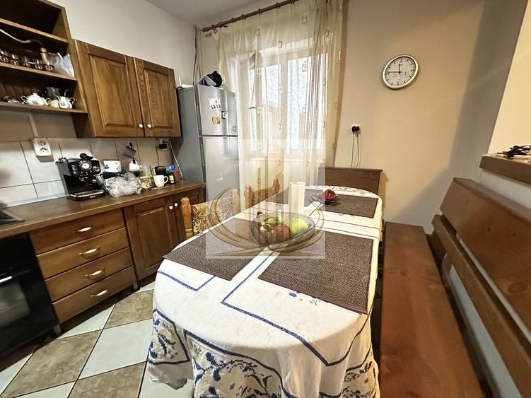 Casă individuală cu 5 camere cu Canalizare în Dofteana