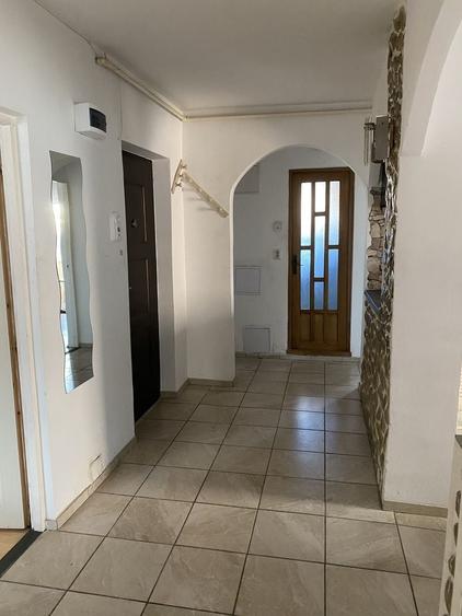 Apartament cu 3 camere în Florești
