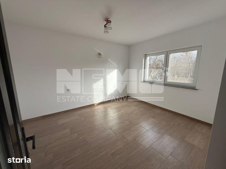 Casă cu 5 camere cu Teren 500 Mp în Central