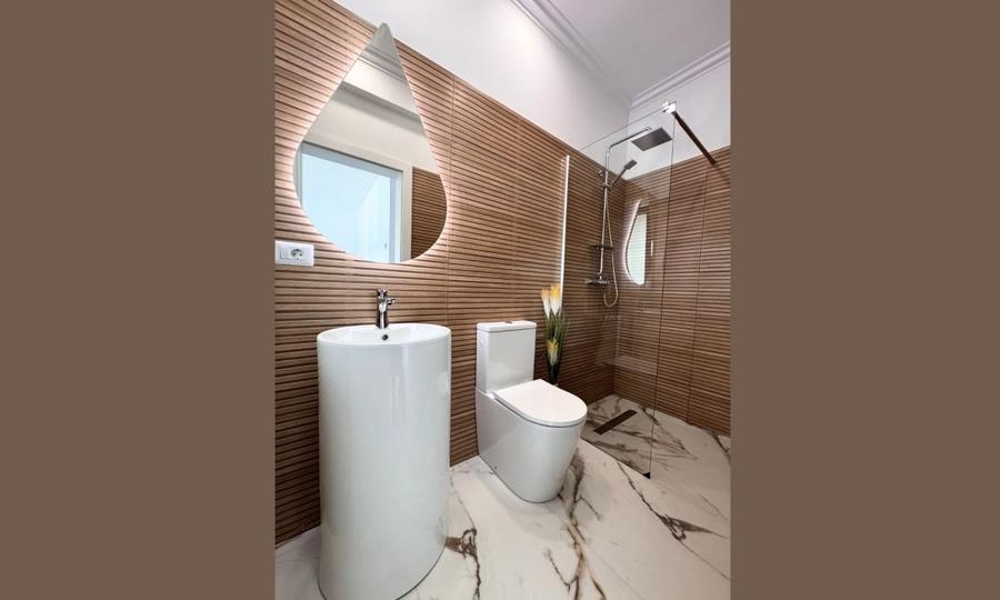 Casă individuală cu 4 camere cu Teren 416 Mp în Breazu