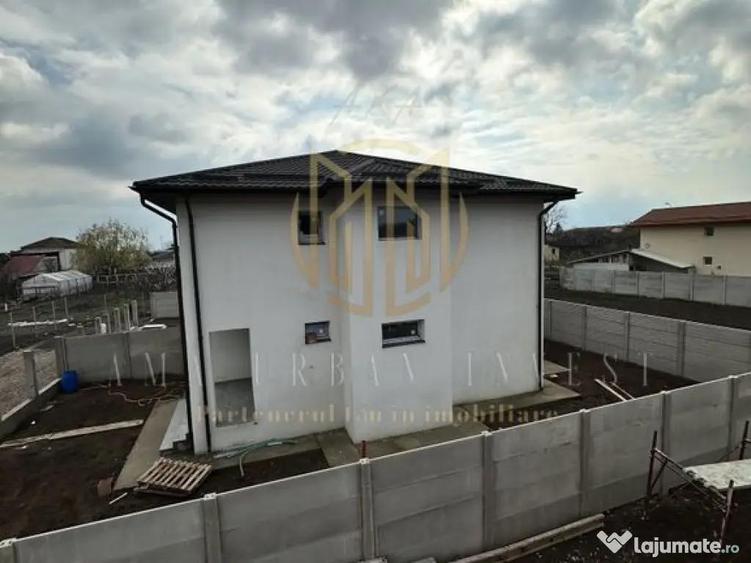 Casă cu 5 camere cu Teren 280 Mp în Central