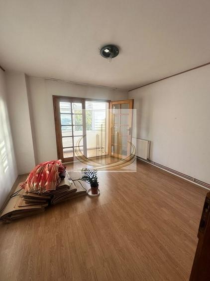 Apartament cu 3 camere decomandat, mobilat în Bucovina