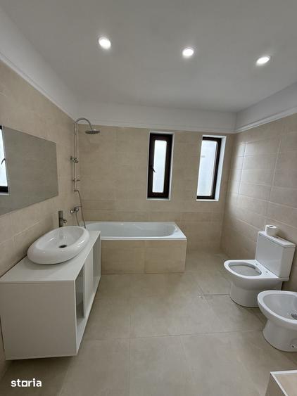 Vila 4 camere cu arhitectura deosebita langa padure in Corbeanca ! - 11