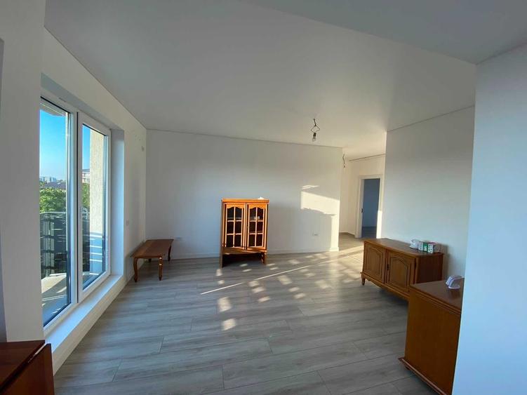 Inchiriez apartament, 2 camere decomandate si bucatarie separata, spatioase, balcon, bloc nou, gaze, 7 minute de statia de metrou, Aparatorii Patriei - 6