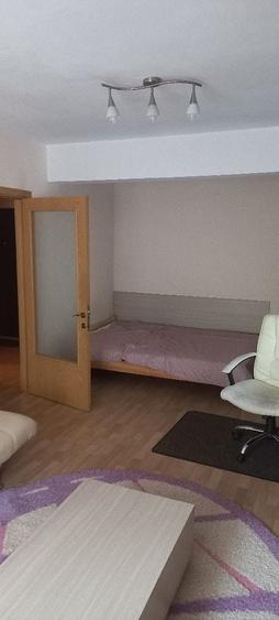Garsonieră decomandată în Steaua