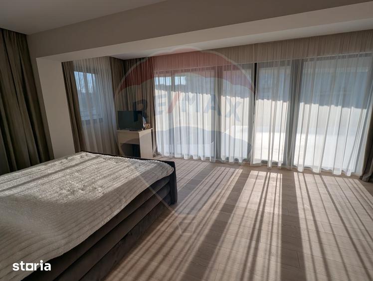 Casă cu 6 camere cu Teren 484 Mp în Central