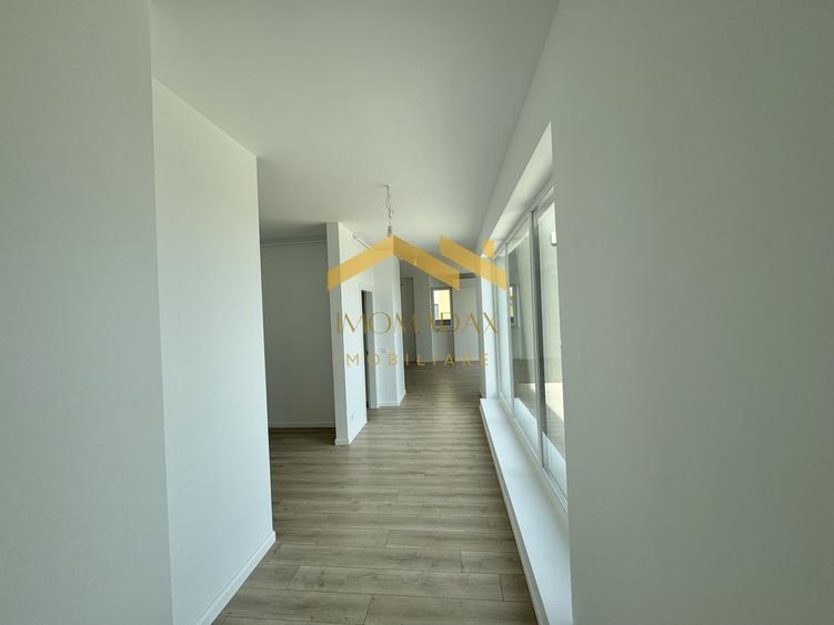 Apartament cu 3 camere decomandat în Aradului