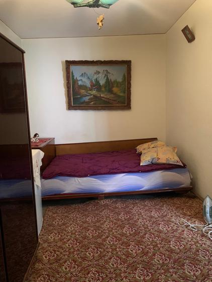 Apartament cu 3 camere semidecomandat în Km 4-5