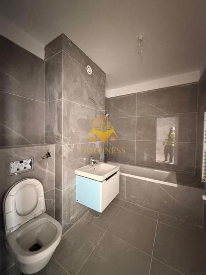 Apartament cu 4 camere decomandat în Central