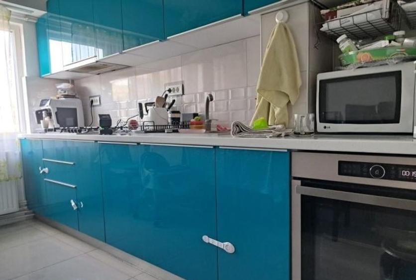 Apartament cu 2 camere decomandat în Casa de Cultură