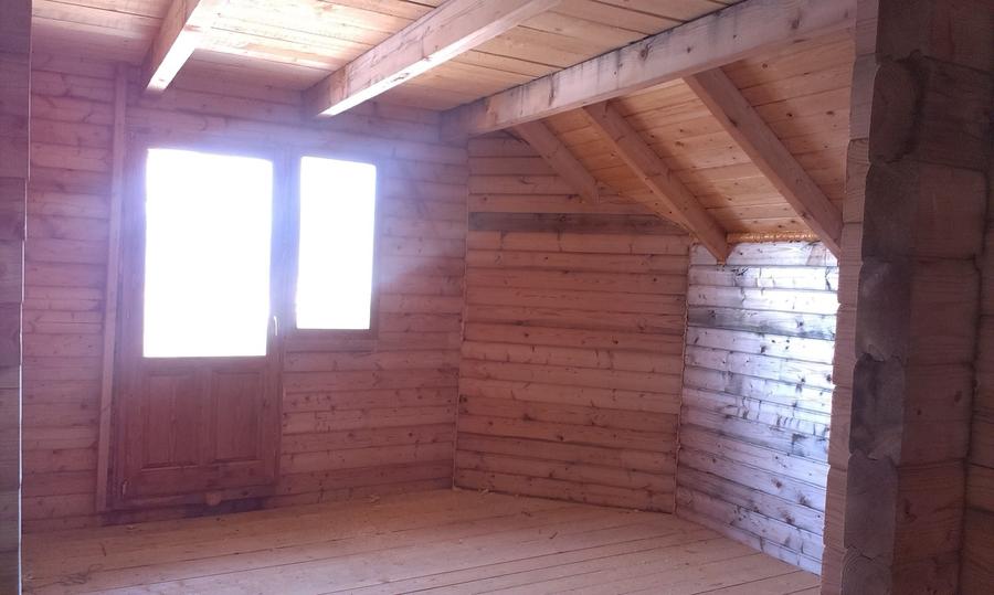 Casă cu 4 camere în Novaci