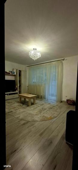 Apartament cu 3 camere decomandat în Negru Vodă