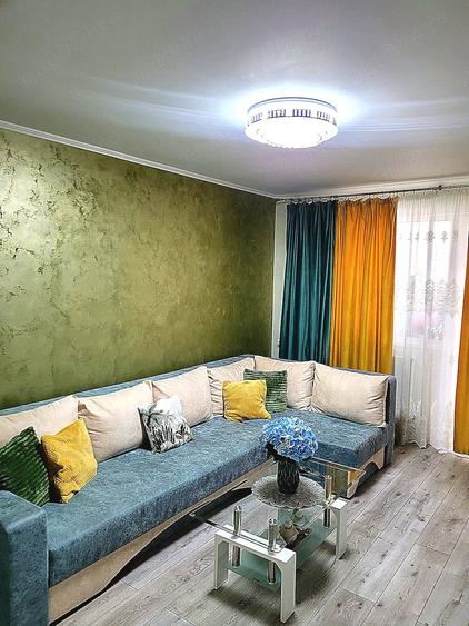 Apartament cu 3 camere decomandat în Central