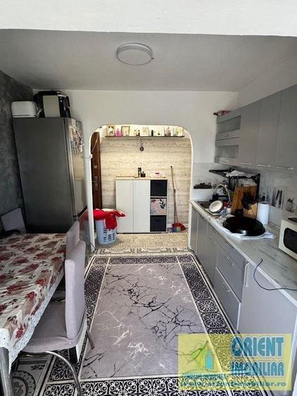 Apartament cu 2 camere decomandat în Palas