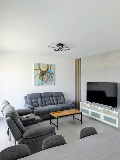 Apartament cu 3 camere decomandat în Nufărul
