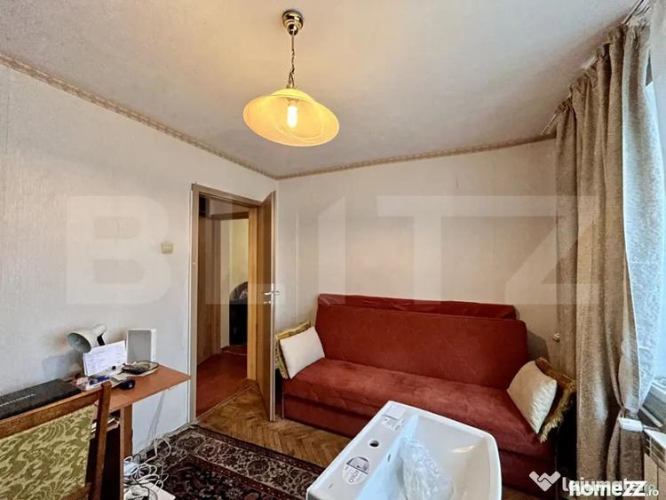Apartament cu 3 camere semidecomandat în Andrei Mureșanu