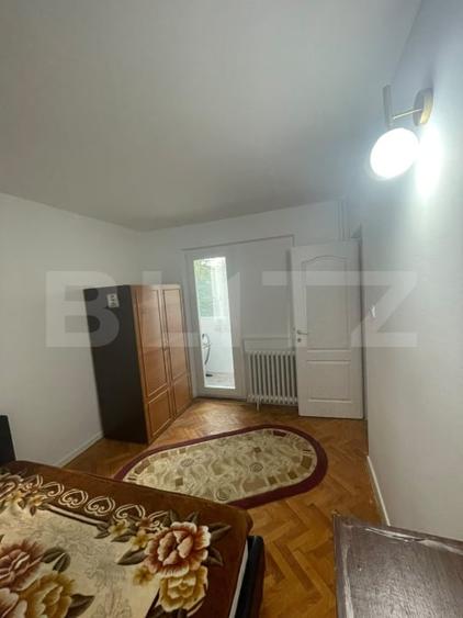 Apartament cu 3 camere decomandat, mobilat în George Enescu