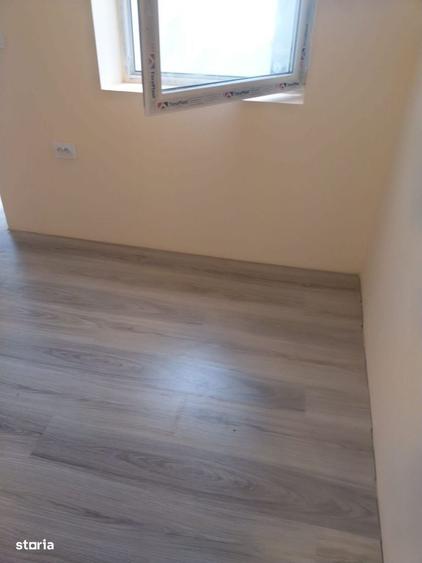 Casă cu 3 camere în Ghindeni